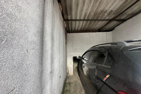 Garagem de casa à venda com 2 quartos, 125m² em Parque dos Camargos, Barueri
