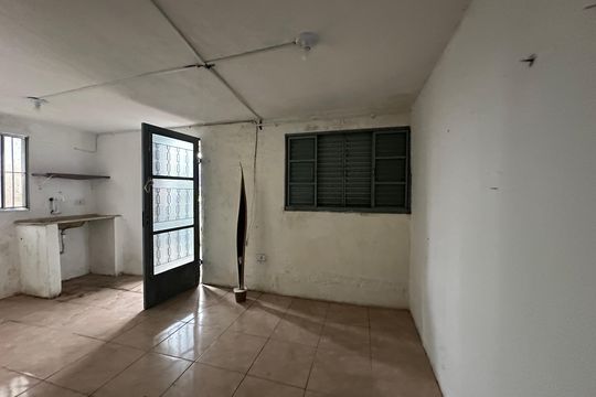 Sala/Quarto de casa à venda com 2 quartos, 125m² em Parque dos Camargos, Barueri