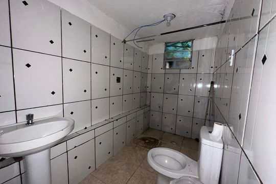 Banheiro de casa à venda com 2 quartos, 125m² em Parque dos Camargos, Barueri