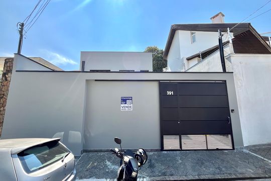 Fachada de casa para alugar com 3 quartos, 400m² em Planalto Paulista, São Paulo