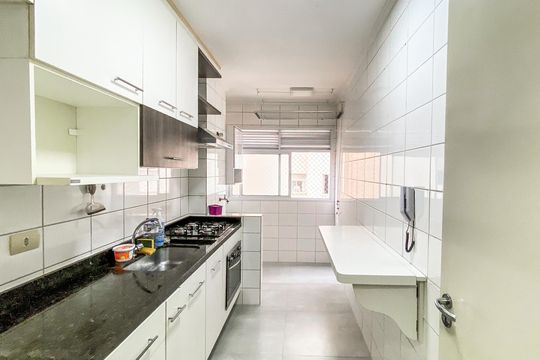 Cozinha de apartamento à venda com 2 quartos, 57m² em Vila Pierina, São Paulo