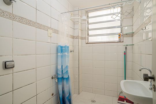 Banheiro de apartamento para alugar com 1 quarto, 26m² em Bela Vista, São Paulo