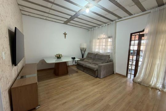 Casa à venda com 3 quartos, 250m² em Taguatinga, Brasília