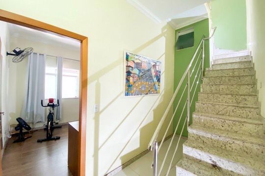 Escada de casa à venda com 4 quartos, 250m² em Dom Bosco, Belo Horizonte