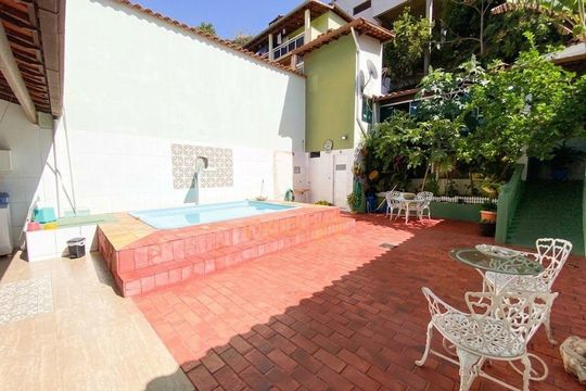  Piscina de casa à venda com 4 quartos, 250m² em Dom Bosco, Belo Horizonte