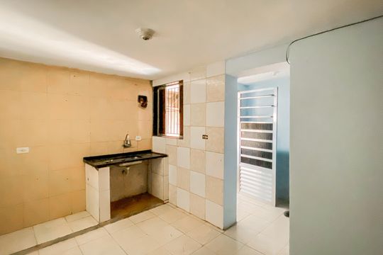 Casa para alugar com 1 quarto, 30m² em Parque Boturussu, São Paulo
