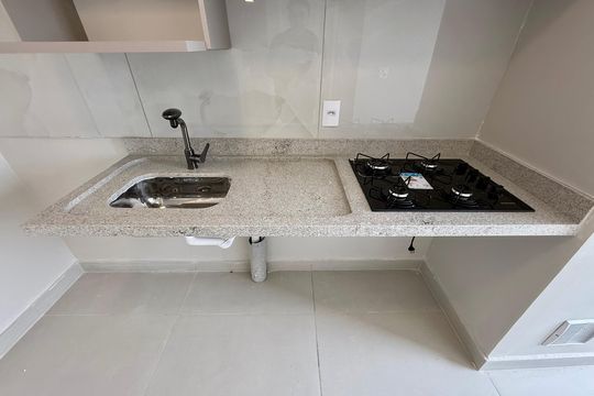 Cozinha de apartamento para alugar com 2 quartos, 34m² em Jardim Aeroporto, São Paulo