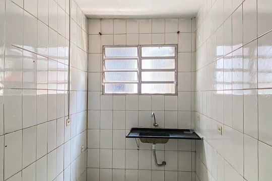 Cozinha  de casa para alugar com 1 quarto, 30m² em Parque Boturussu, São Paulo