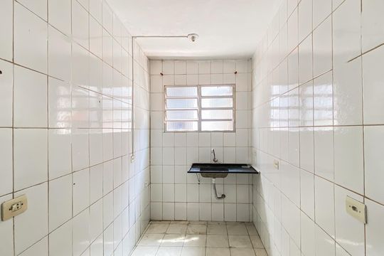 Cozinha  de casa para alugar com 1 quarto, 30m² em Parque Boturussu, São Paulo