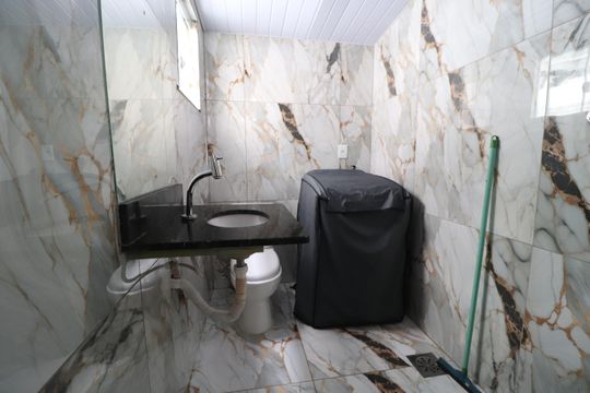 Banheiro de kitnet/studio para alugar com 1 quarto, 254m² em Centro, Uberlândia