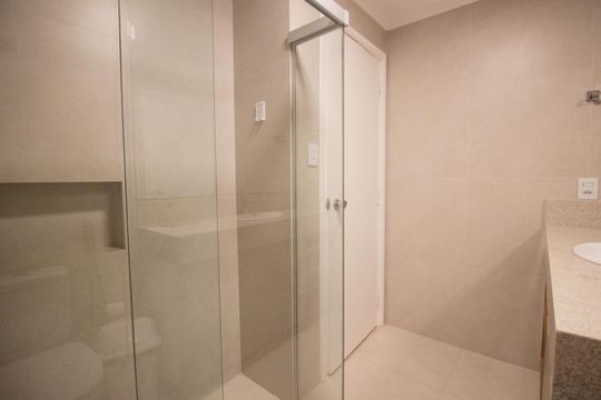 Banheiro de apartamento para alugar com 2 quartos, 70m² em Consolação, São Paulo