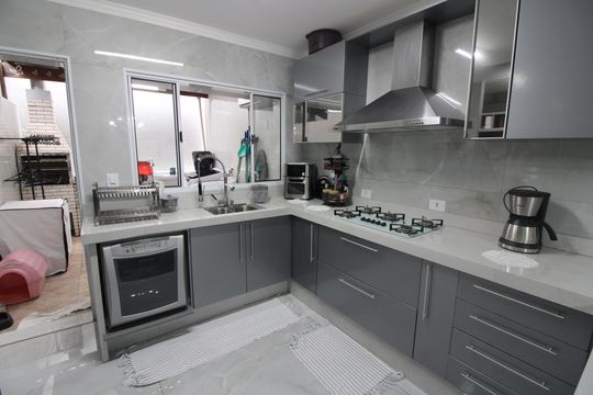 Cozinha / Sala de jantar de casa à venda com 3 quartos, 150m² em Jardim Laone, São Paulo
