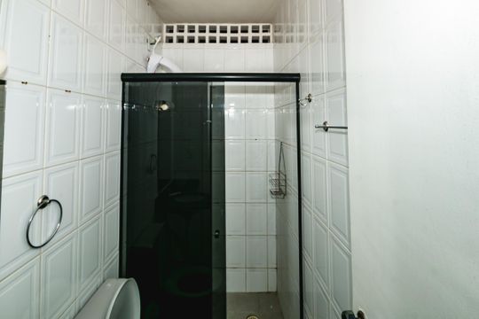 Banheiro Social de apartamento para alugar com 1 quarto, 55m² em Santa Amelia, Belo Horizonte