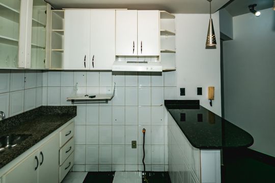 Cozinha de apartamento para alugar com 1 quarto, 55m² em Santa Amelia, Belo Horizonte