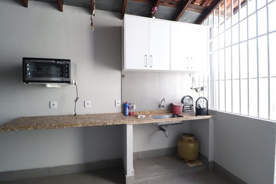Área de Serviço de casa para alugar com 3 quartos, 180m² em Umuarama, Uberlândia