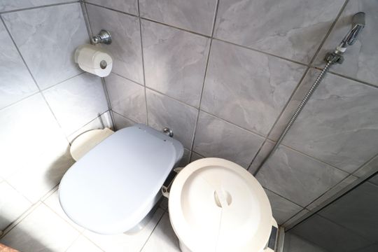 Banheiro Social de casa para alugar com 3 quartos, 180m² em Umuarama, Uberlândia