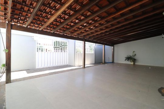 Varanda da Sala de casa para alugar com 3 quartos, 180m² em Umuarama, Uberlândia