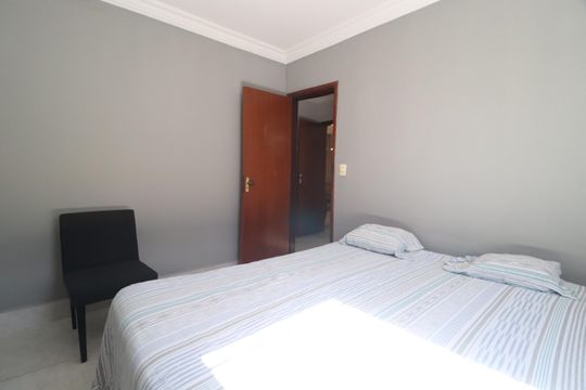 Quarto 2 de casa para alugar com 3 quartos, 180m² em Umuarama, Uberlândia