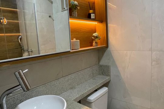 Banheiro de apartamento para alugar com 3 quartos, 56m² em Portuguesa, Rio de Janeiro