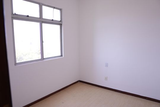 Quarto 2 de apartamento para alugar com 3 quartos, 76m² em Alto Caiçaras, Belo Horizonte