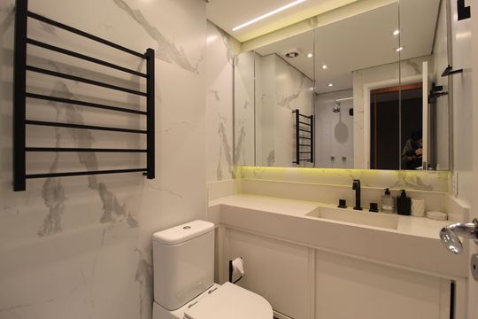 Banheiro da Suíte de apartamento para alugar com 1 quarto, 50m² em Vila Nova Conceição, São Paulo