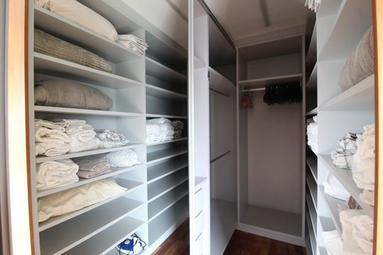 Closet Suíte de apartamento para alugar com 1 quarto, 50m² em Vila Nova Conceição, São Paulo