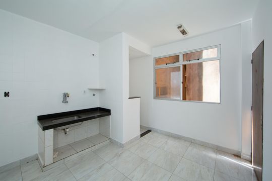 Cozinha de apartamento à venda com 3 quartos, 82m² em Havaí, Belo Horizonte