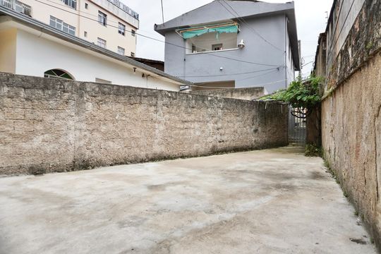 Área externa de casa para alugar com 2 quartos, 72m² em Sagrada Família, Belo Horizonte