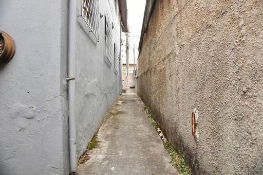 Área externa de casa para alugar com 2 quartos, 72m² em Sagrada Família, Belo Horizonte