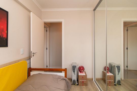 Quarto 1 de apartamento para alugar com 2 quartos, 56m² em Tristeza, Porto Alegre