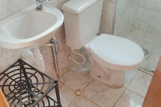 Banheiro de apartamento para alugar com 2 quartos, 50m² em São João Batista, Belo Horizonte
