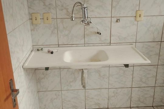 Cozinha de apartamento para alugar com 2 quartos, 50m² em São João Batista, Belo Horizonte