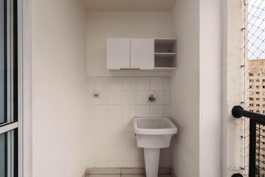 Varanda de kitnet/studio para alugar com 1 quarto, 37m² em Cambuci, São Paulo