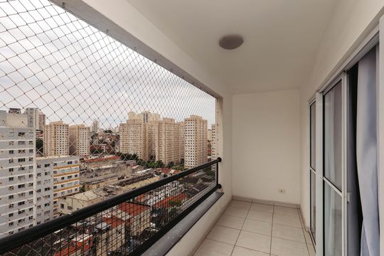 Varanda de kitnet/studio para alugar com 1 quarto, 37m² em Cambuci, São Paulo