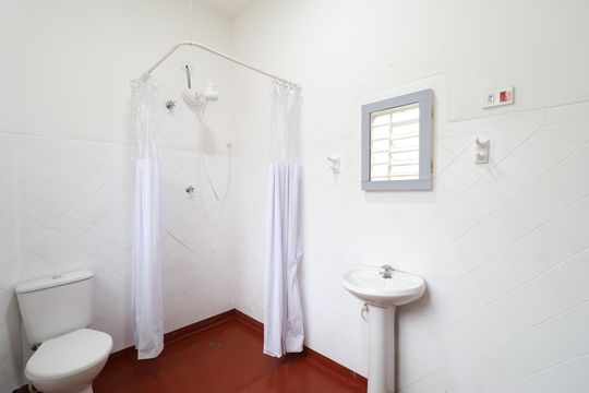 Banheiro  de casa para alugar com 2 quartos, 90m² em Barra Funda, São Paulo