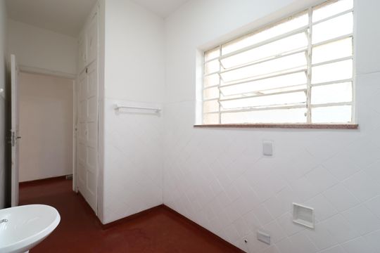 Banheiro  de casa para alugar com 2 quartos, 90m² em Barra Funda, São Paulo
