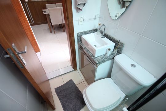 Banheiro de apartamento para alugar com 2 quartos, 45m² em Santa Maria, Contagem