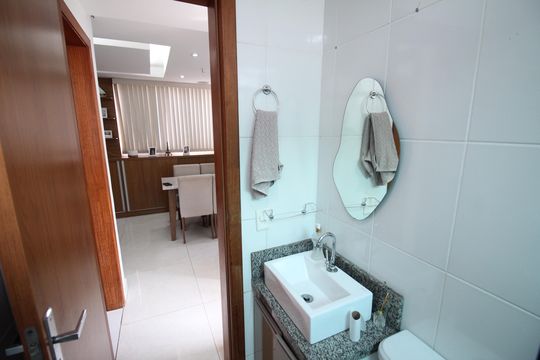 Banheiro de apartamento para alugar com 2 quartos, 45m² em Santa Maria, Contagem