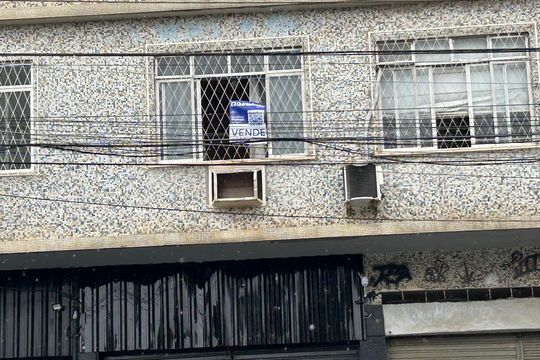 Fachada + placa de apartamento à venda com 2 quartos, 80m² em Inhaúma, Rio de Janeiro
