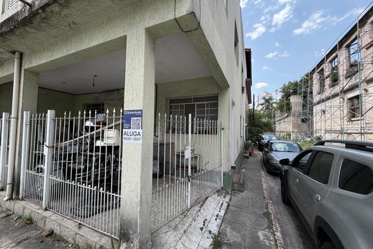 Fachada de casa de condomínio para alugar com 1 quarto, 50m² em Vila Maria Zelia, São Paulo