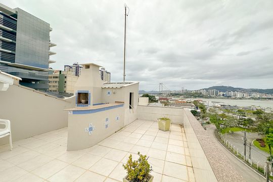 Casa para alugar com 4 quartos, 250m² em Estreito, Florianópolis