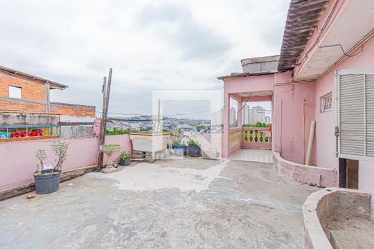 Área externa de casa à venda com 2 quartos, 250m² em Conceicao, Osasco