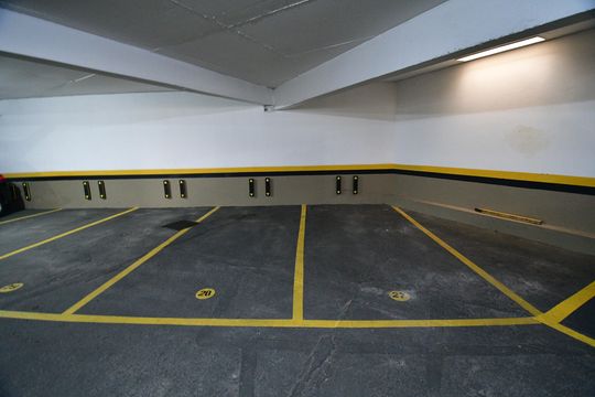 Garagem de apartamento à venda com 2 quartos, 72m² em Jardim Proença, Campinas