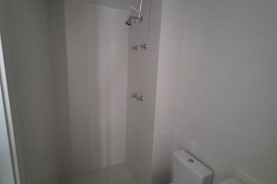 Banheiro de apartamento à venda com 1 quarto, 26m² em Pompeia, São Paulo