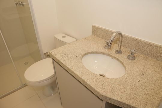 Banheiro de apartamento para alugar com 2 quartos, 42m² em Barra Funda, São Paulo