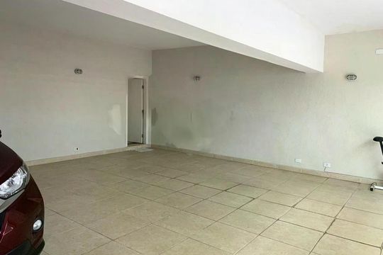 Casa à venda com 3 quartos, 302m² em Jardim Leonor Mendes de Barros, São Paulo