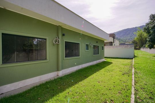 Área externa de casa de condomínio para alugar com 3 quartos, 360m² em São José de Imbassai, Maricá