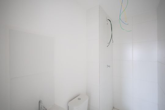 Banheiro de apartamento à venda com 2 quartos, 41m² em Jaguaribe, Osasco