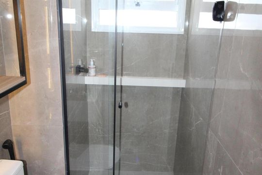 Banheiro de apartamento para alugar com 2 quartos, 44m² em Jardim Topazio, São José dos Campos