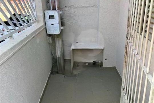 Casa à venda com 4 quartos, 152m² em Vila Zat, São Paulo